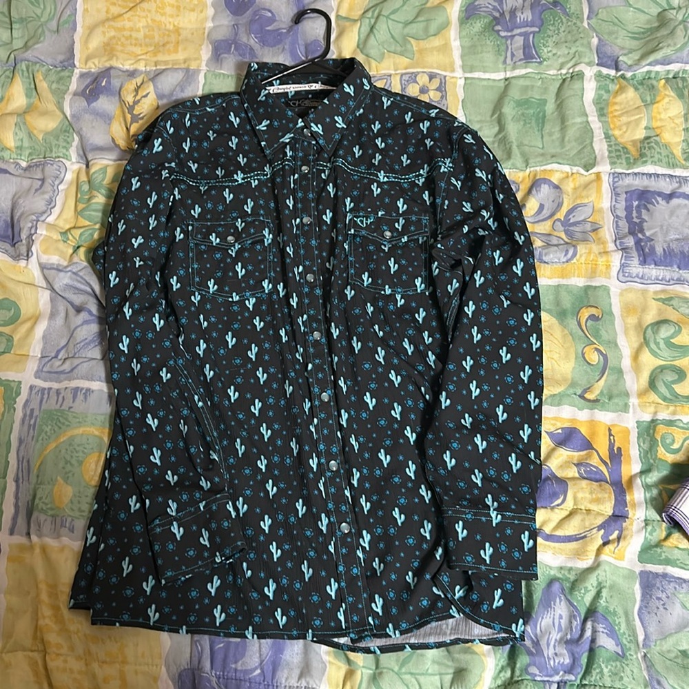 Black long sleeve w/ cactus print, size XXL